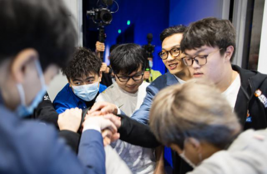 黑神话门店热销葫芦挂件引发排队狂潮