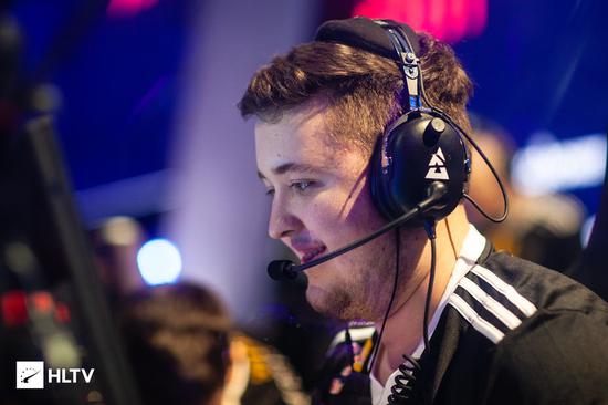 鸟巢见证KPL年度总决赛的精彩对决